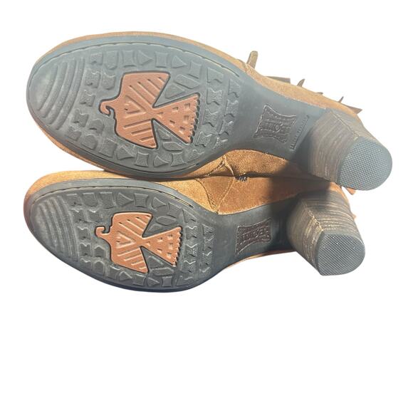 Born Fringe Suede Ankle Boots Brown Moc Toe Western Boho Size 9 Heeled bootie - Picture 7 of 11